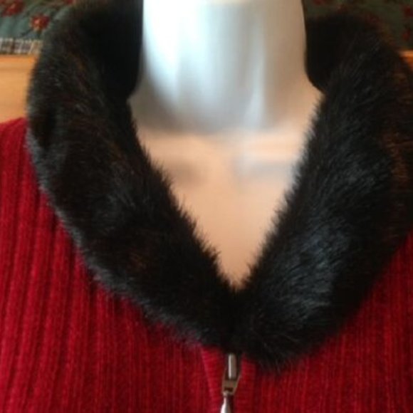 Valerie Stevens BURGUNDY chenille sweater BLACK FUR removable collar * PM or M * - Picture 2 of 6